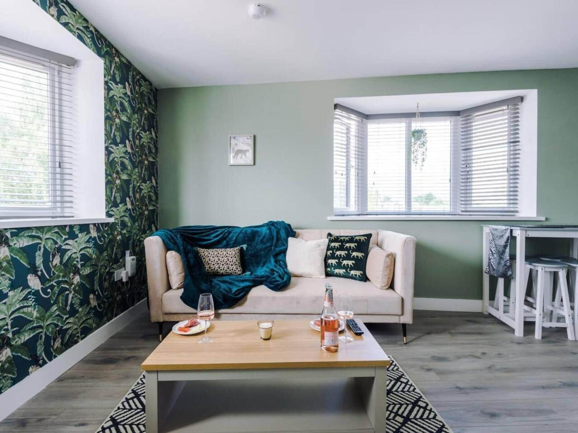 The Ecclesian Deluxe Apartments Near Trafford Centre Eccles Train Station Μάντσεστερ Εξωτερικό φωτογραφία