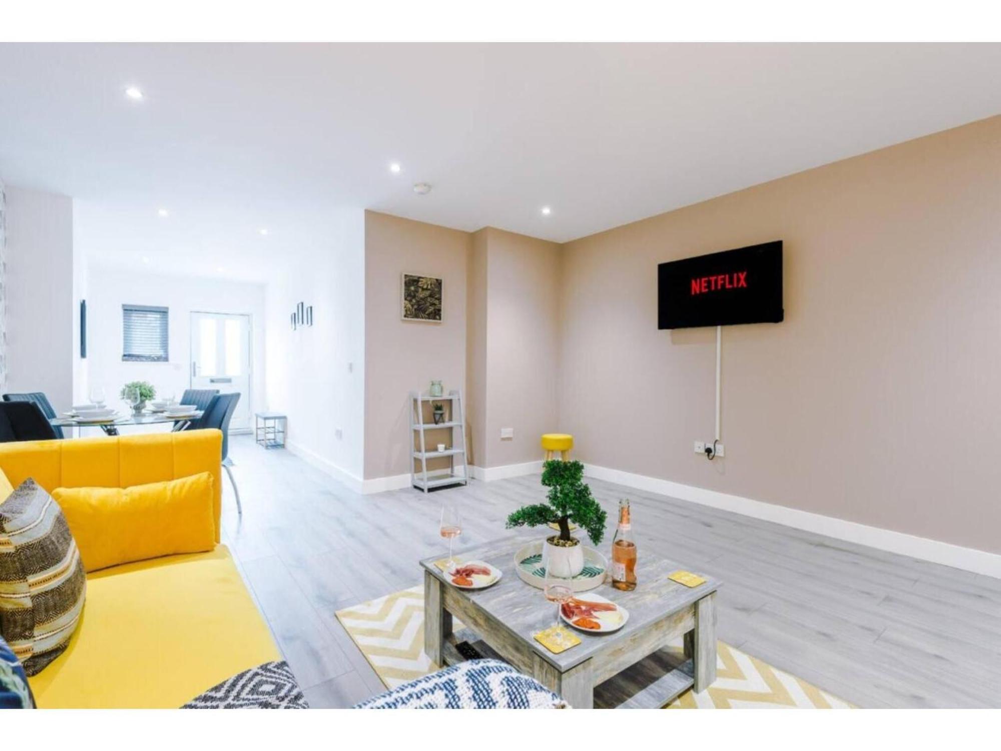 The Ecclesian Deluxe Apartments Near Trafford Centre Eccles Train Station Μάντσεστερ Εξωτερικό φωτογραφία