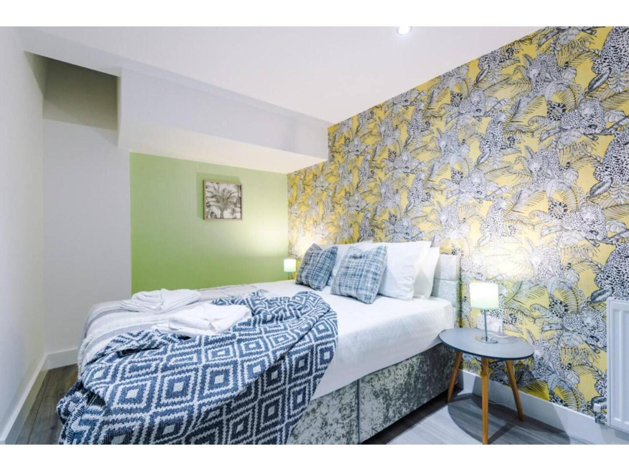 The Ecclesian Deluxe Apartments Near Trafford Centre Eccles Train Station Μάντσεστερ Εξωτερικό φωτογραφία