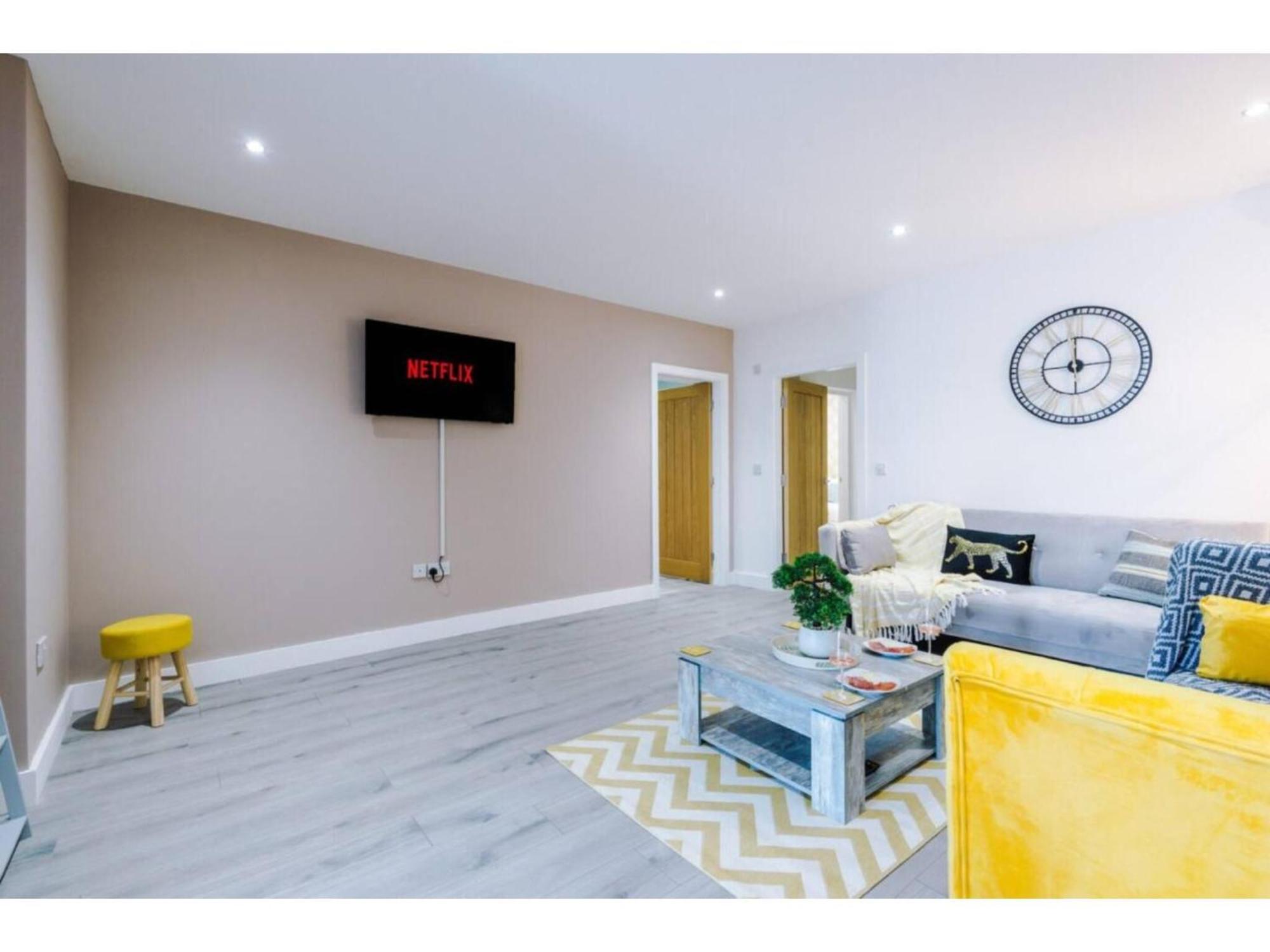 The Ecclesian Deluxe Apartments Near Trafford Centre Eccles Train Station Μάντσεστερ Εξωτερικό φωτογραφία
