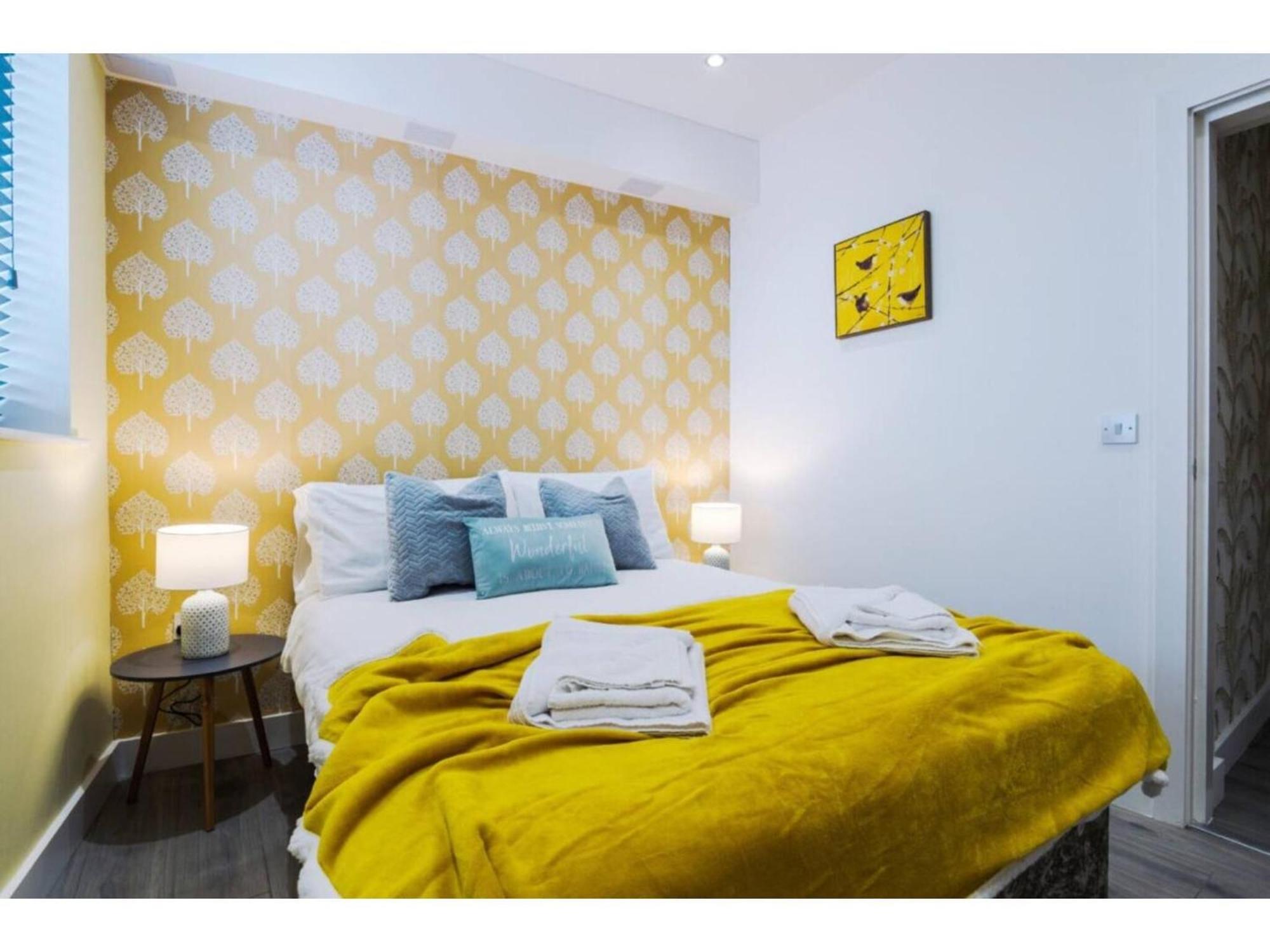 The Ecclesian Deluxe Apartments Near Trafford Centre Eccles Train Station Μάντσεστερ Εξωτερικό φωτογραφία