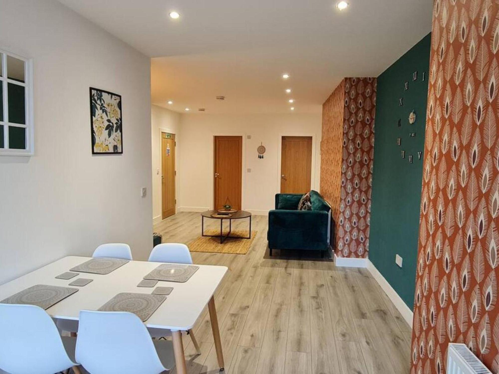 The Ecclesian Deluxe Apartments Near Trafford Centre Eccles Train Station Μάντσεστερ Εξωτερικό φωτογραφία