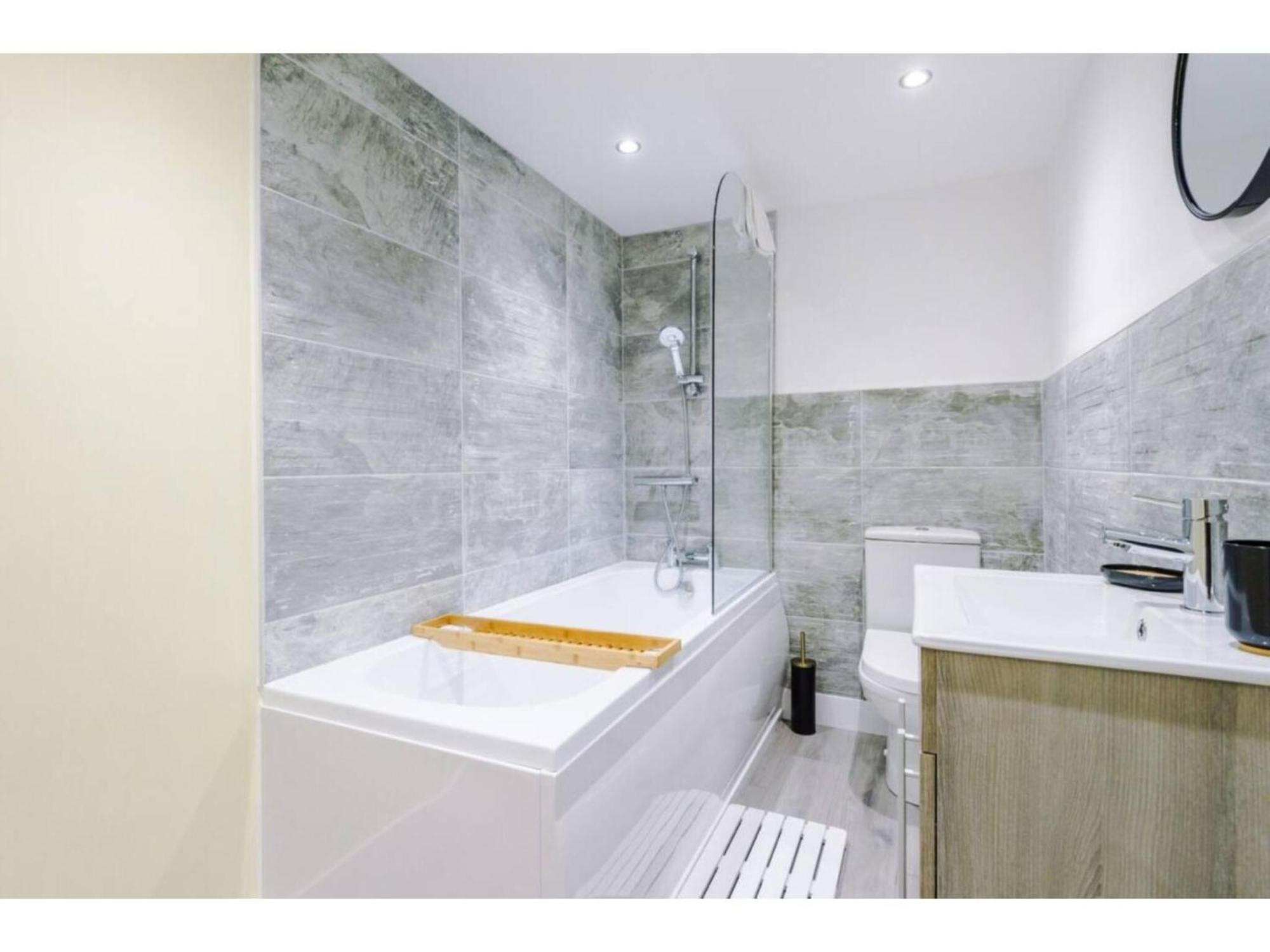 The Ecclesian Deluxe Apartments Near Trafford Centre Eccles Train Station Μάντσεστερ Εξωτερικό φωτογραφία
